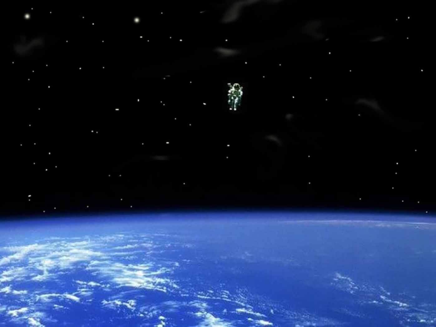 Μια τσάντα με εργαλεία έχασαν οι αστροναύτες στο διάστημα και κάνει το γύρο  της Γης (video) - Planet Web Radio